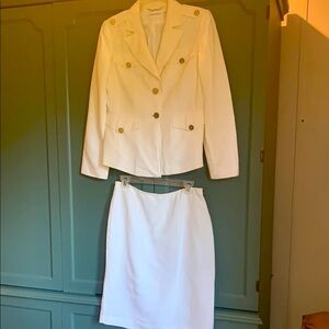 Gorgeous Linen Calvin Klein Skirt Suit